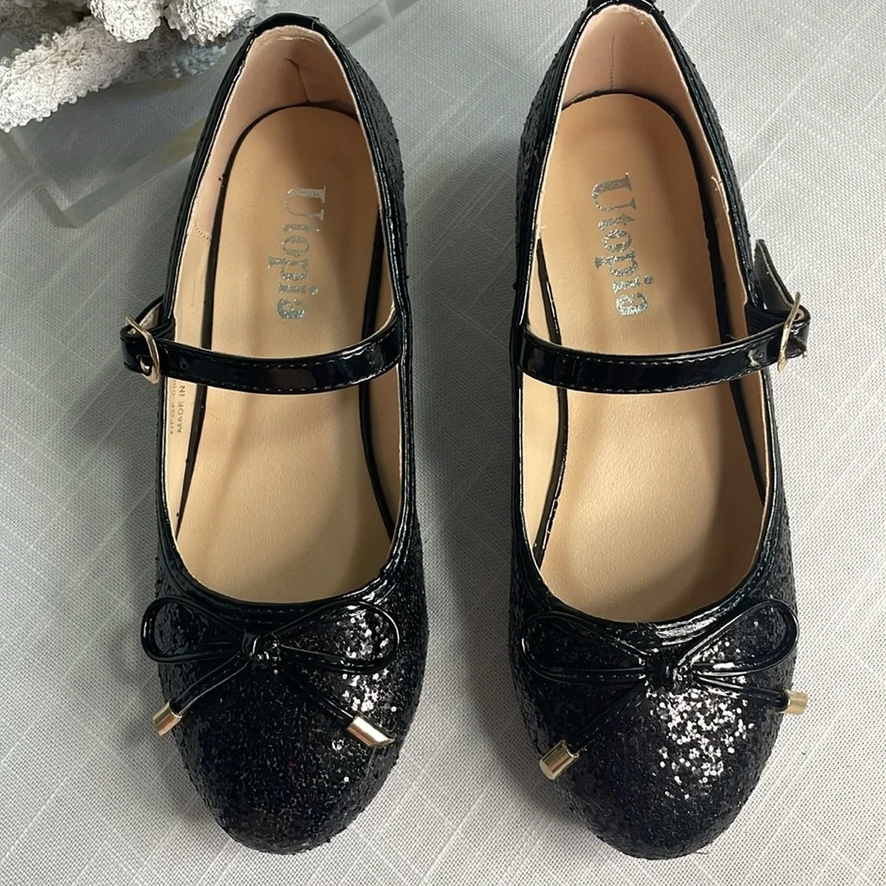 Girls NWOT size 13 Glitter High Heels.